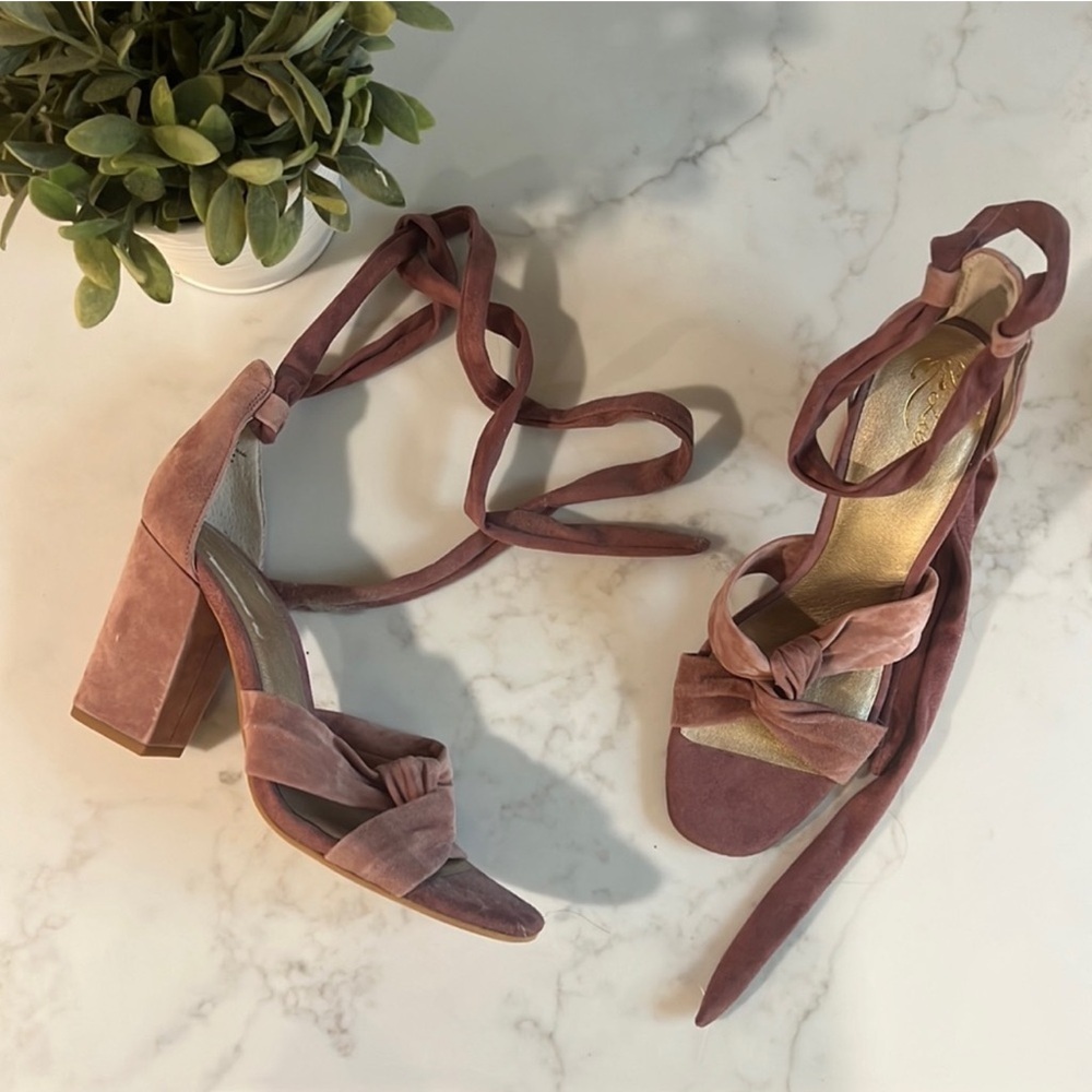 Anthropologie Liendo Light Purple Suede Strappy Sandal Heels